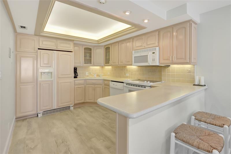 Image 15 of 23 For 1710 Ocean Ln  104