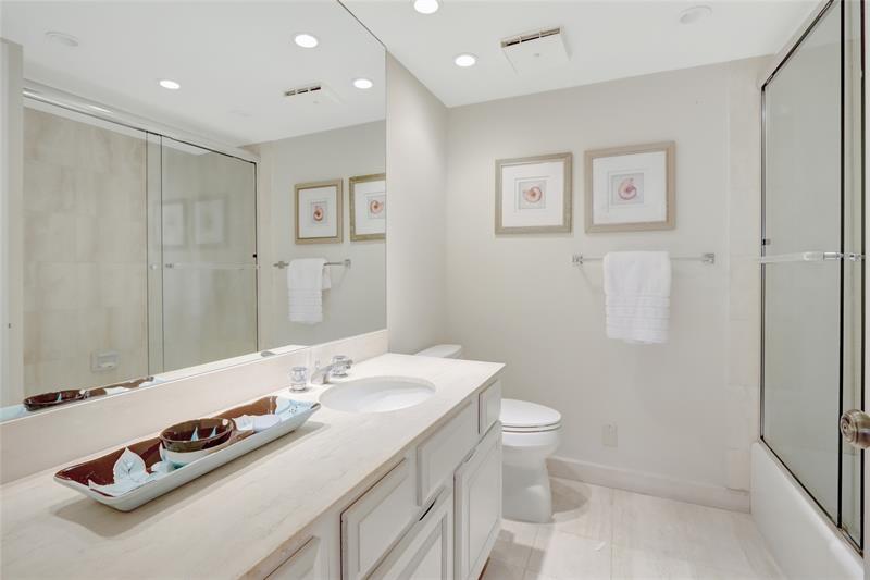 Image 18 of 23 For 1710 Ocean Ln  104