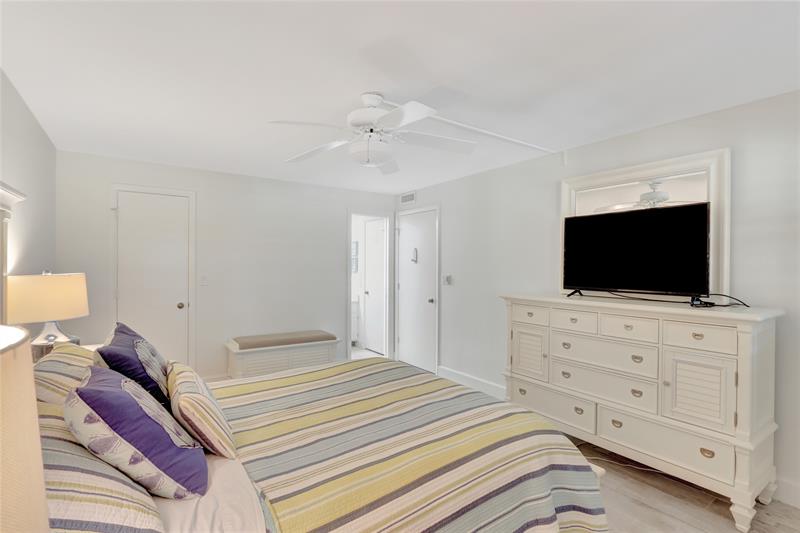 Image 21 of 23 For 1710 Ocean Ln  104