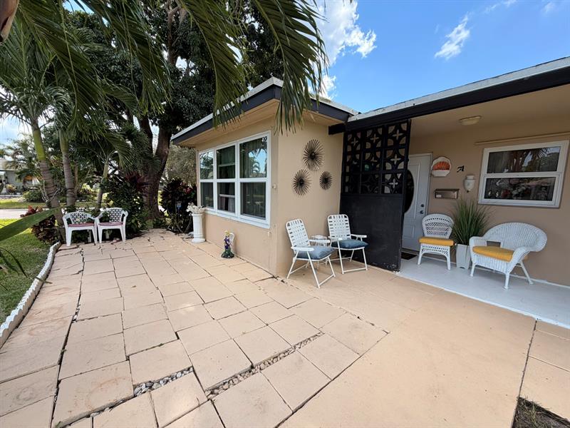 Image 5 of 17 For 855 North Dr  A