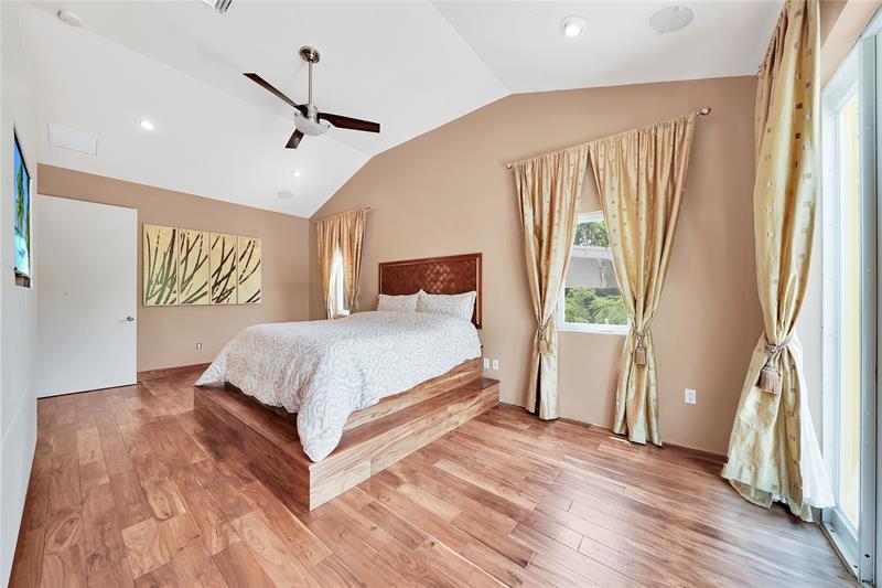 Image 11 of 58 For 2631 Okeechobee Ln