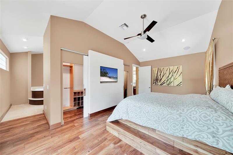 Image 12 of 58 For 2631 Okeechobee Ln