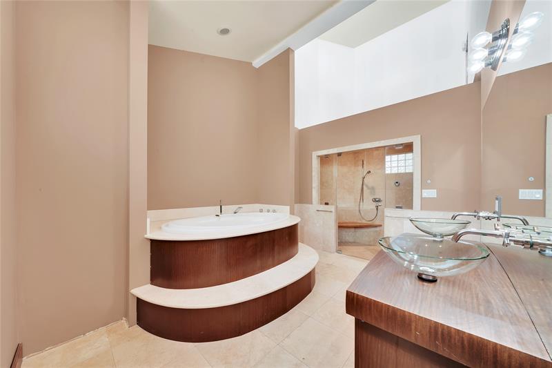 Image 15 of 58 For 2631 Okeechobee Ln