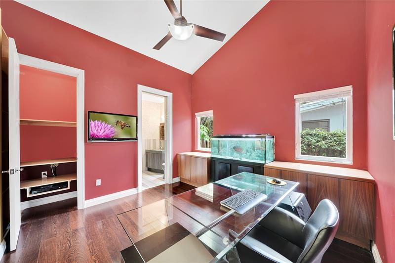 Image 24 of 58 For 2631 Okeechobee Ln