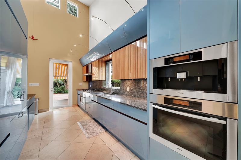 Image 41 of 58 For 2631 Okeechobee Ln