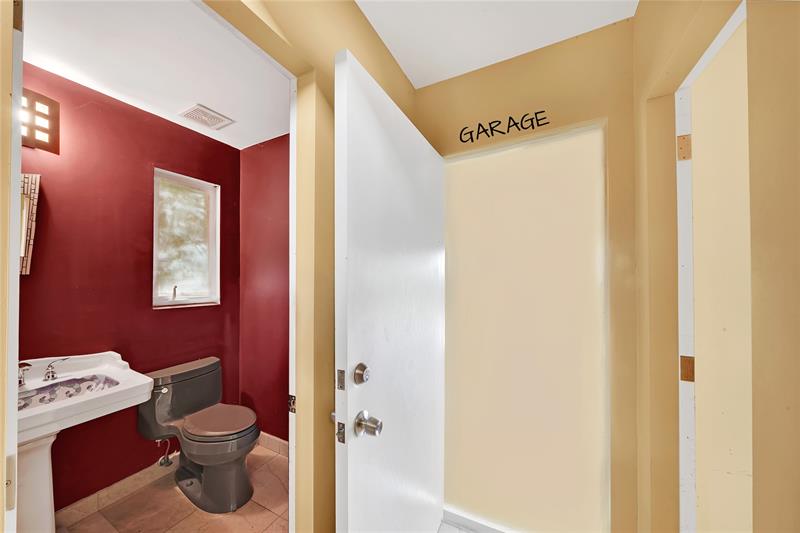 Image 43 of 58 For 2631 Okeechobee Ln