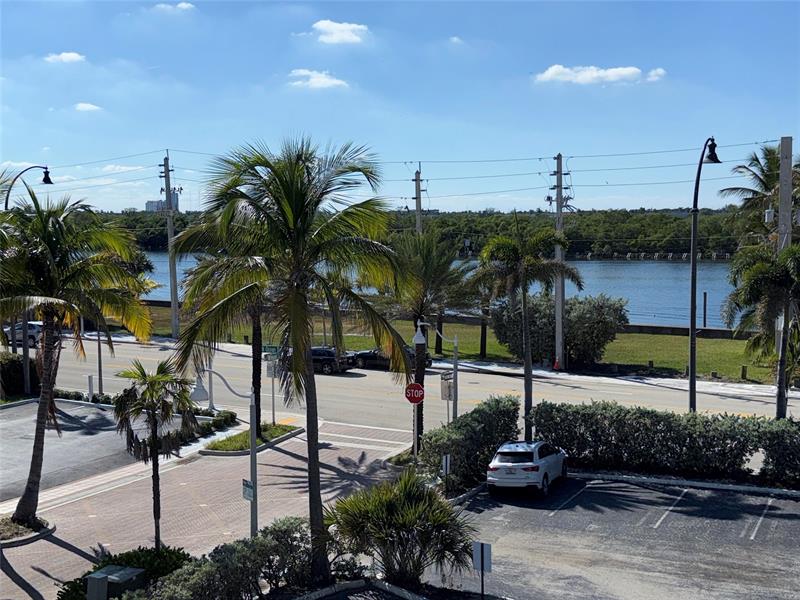 Image 3 of 7 For 321 Wilson St 306a