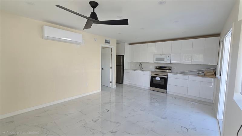 Image 4 of 7 For 4533 Poinciana St  1