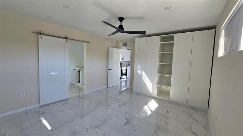 Image 5 of 7 For 4533 Poinciana St  1