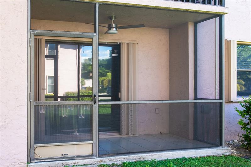 Image 14 of 19 For 10557 10th St  101