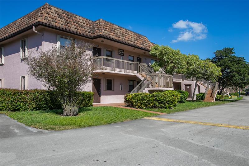 Image 16 of 19 For 10557 10th St  101