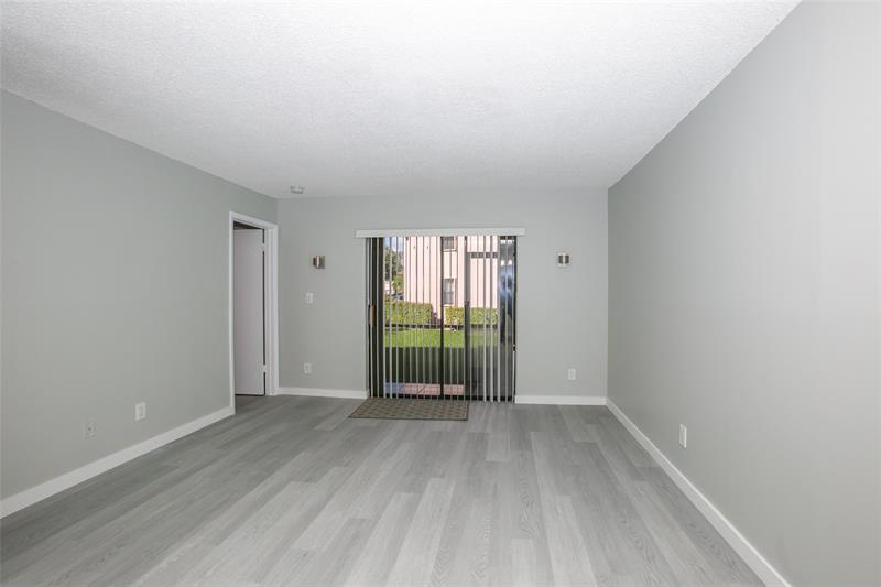 Image 5 of 19 For 10557 10th St  101