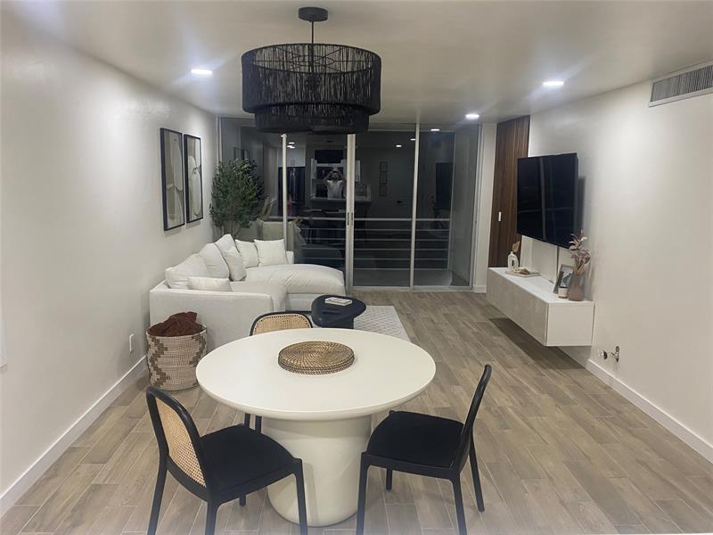 Image 4 of 20 For 9471 Evergreen Pl  301