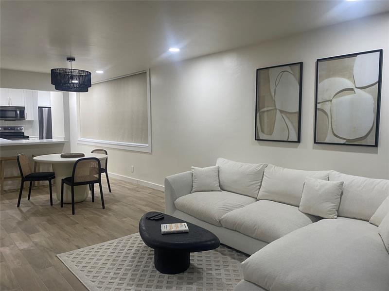 Image 7 of 20 For 9471 Evergreen Pl  301