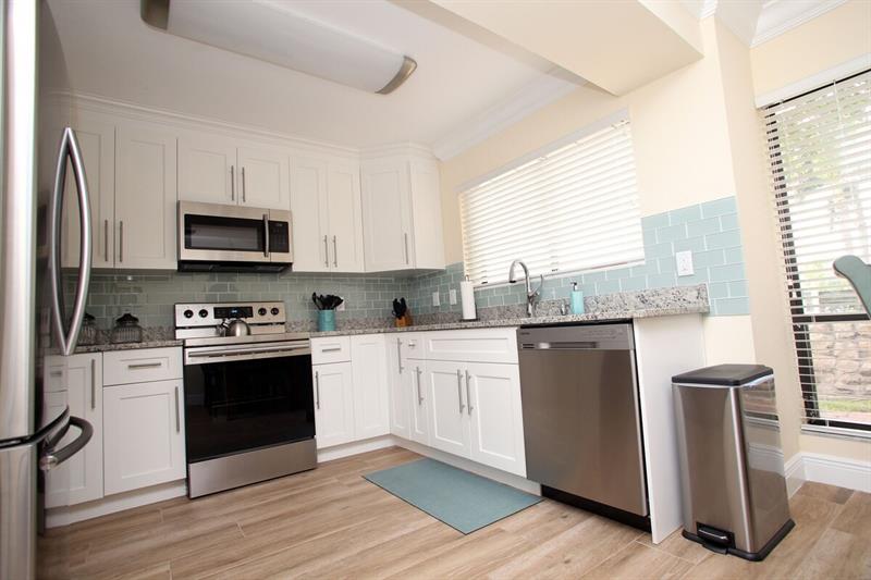 Image 3 of 10 For 67 Balfour Rd