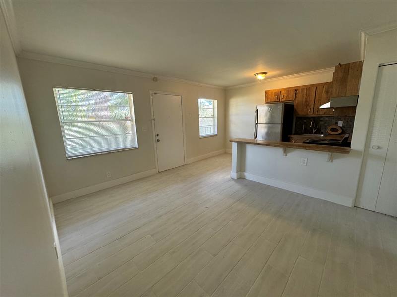 Image 6 of 15 For 5162 6th Ave 324