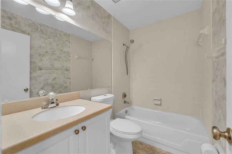 Image 21 of 54 For 3246 Carambola Cir 3246