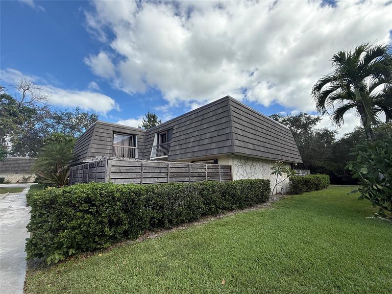 Details for 909 9th Ter  , Palm Beach Gardens, FL 33418