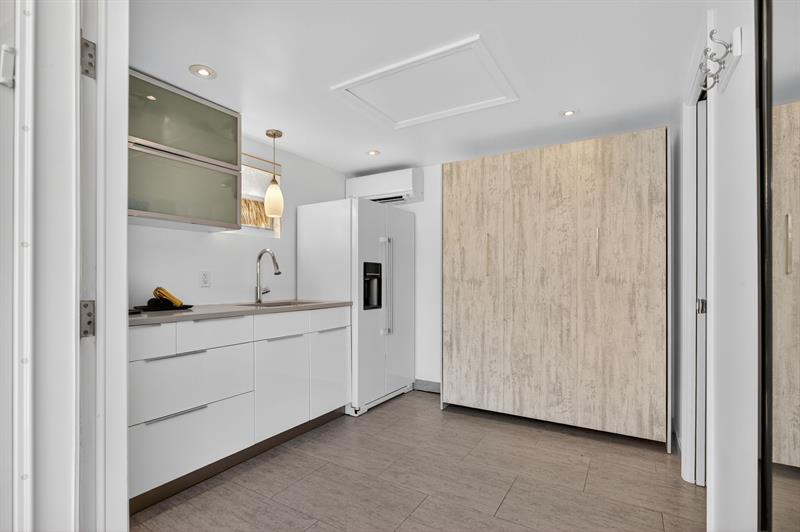 Image 17 of 34 For 6 Cortez Dr 6