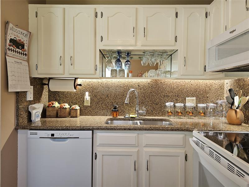 Image 11 of 50 For 9 Vista Gardens Trl  106