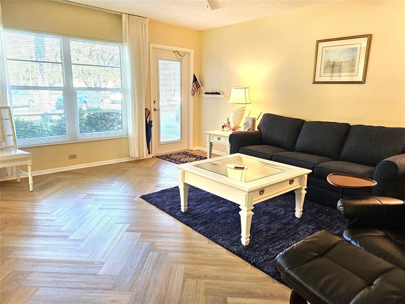 Image 3 of 50 For 9 Vista Gardens Trl  106