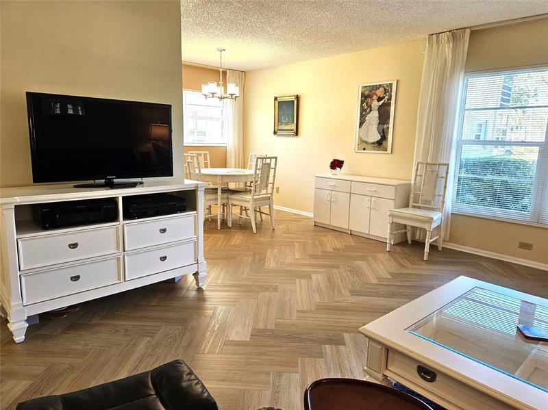 Image 6 of 50 For 9 Vista Gardens Trl  106