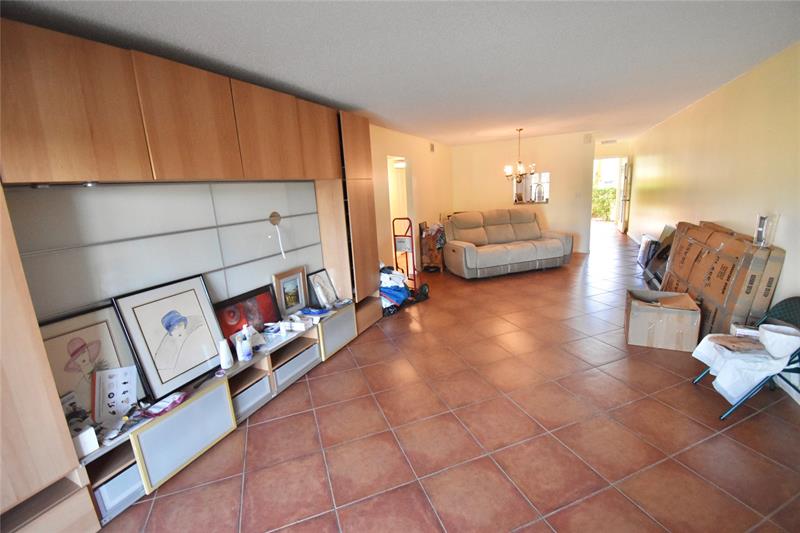 Image 10 of 33 For 4301 Martinique Cir  K1