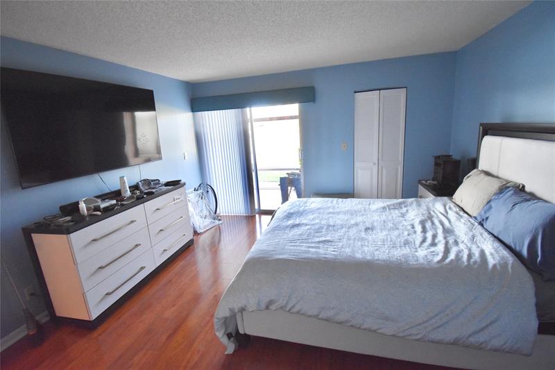 Image 14 of 33 For 4301 Martinique Cir  K1