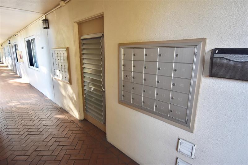 Image 20 of 33 For 4301 Martinique Cir  K1