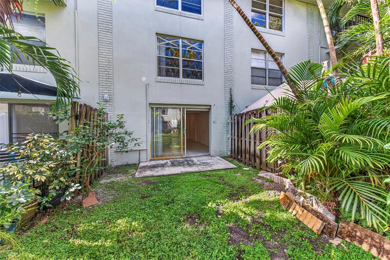 Image 11 of 31 For 809 Oakland Park Blvd  J5