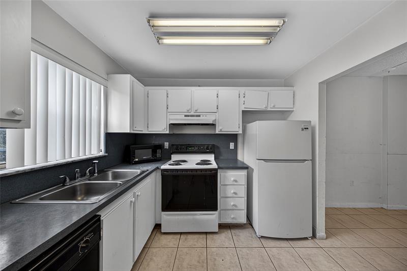 Image 14 of 31 For 809 Oakland Park Blvd  J5