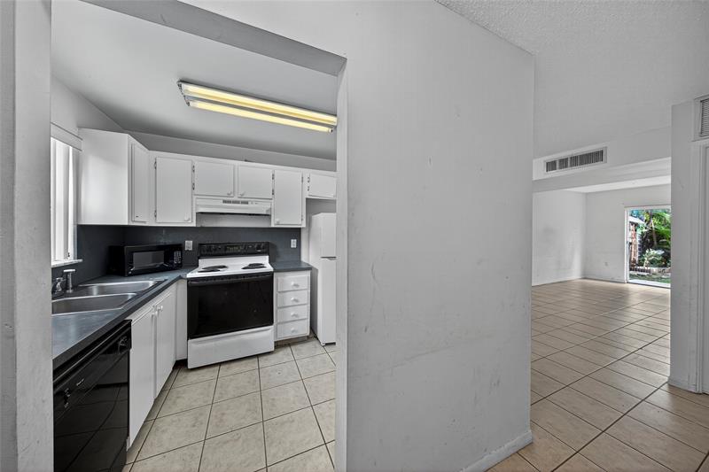 Image 15 of 31 For 809 Oakland Park Blvd  J5