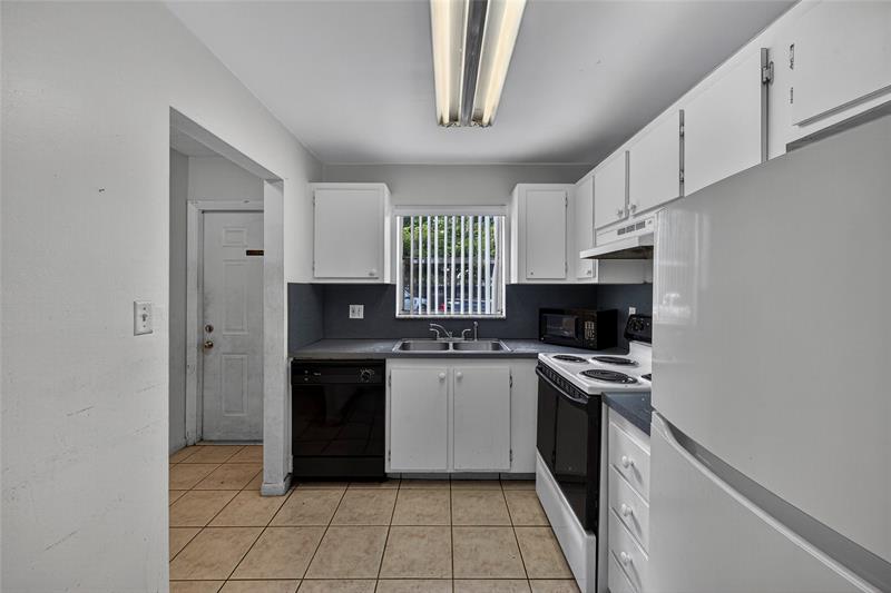 Image 16 of 31 For 809 Oakland Park Blvd  J5