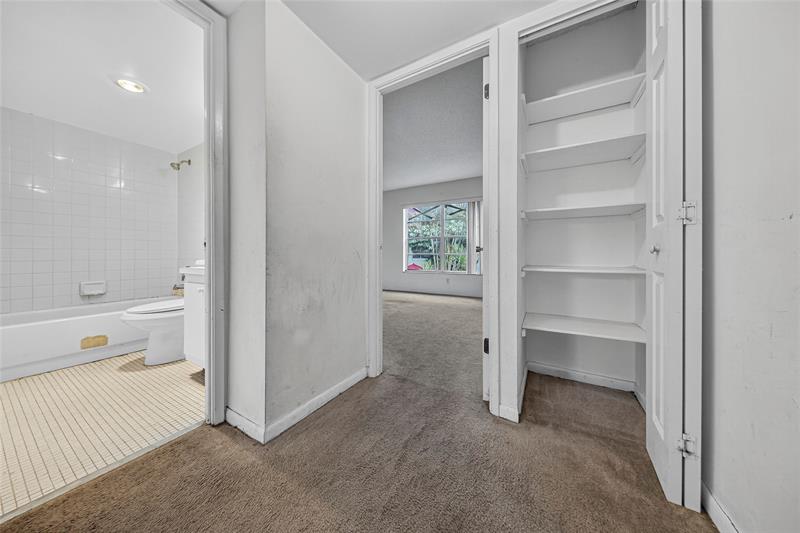 Image 19 of 31 For 809 Oakland Park Blvd  J5