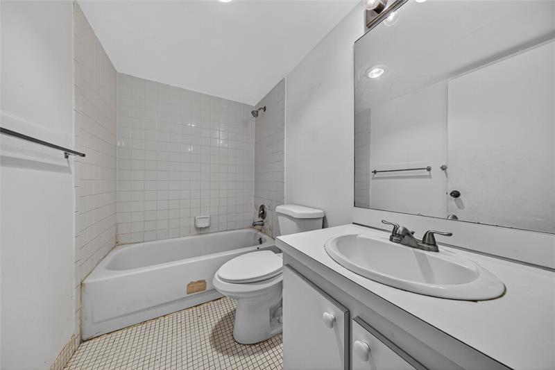 Image 24 of 31 For 809 Oakland Park Blvd  J5