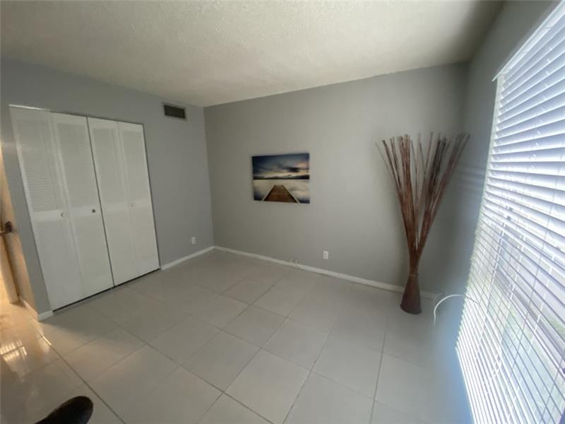 Image 10 of 19 For 21 Jacaranda Dr 124