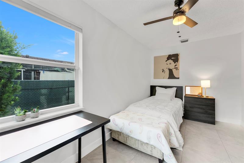 Image 12 of 23 For 10015 83rd St