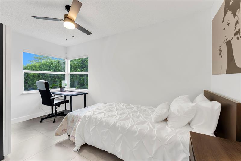 Image 13 of 23 For 10015 83rd St