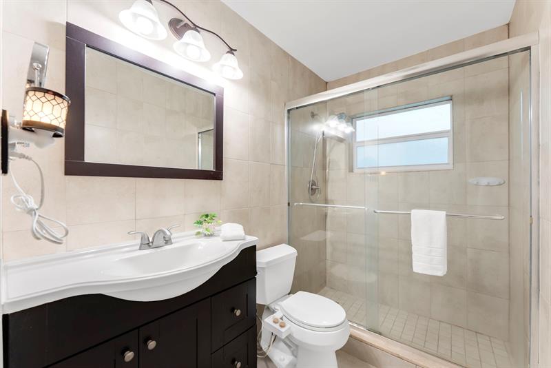 Image 18 of 23 For 10015 83rd St