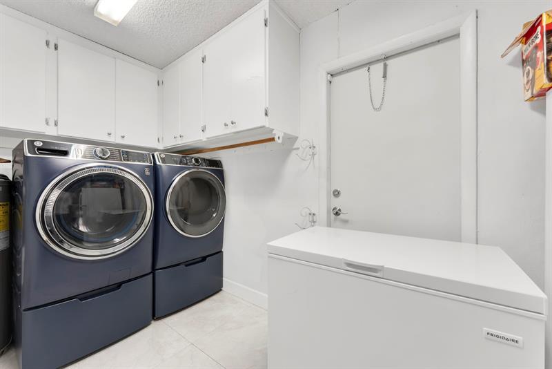 Image 19 of 23 For 10015 83rd St