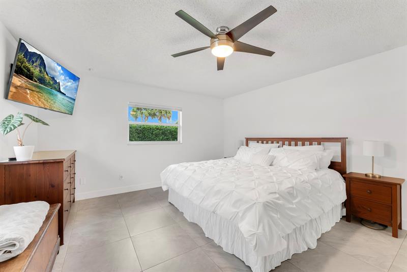 Image 9 of 23 For 10015 83rd St