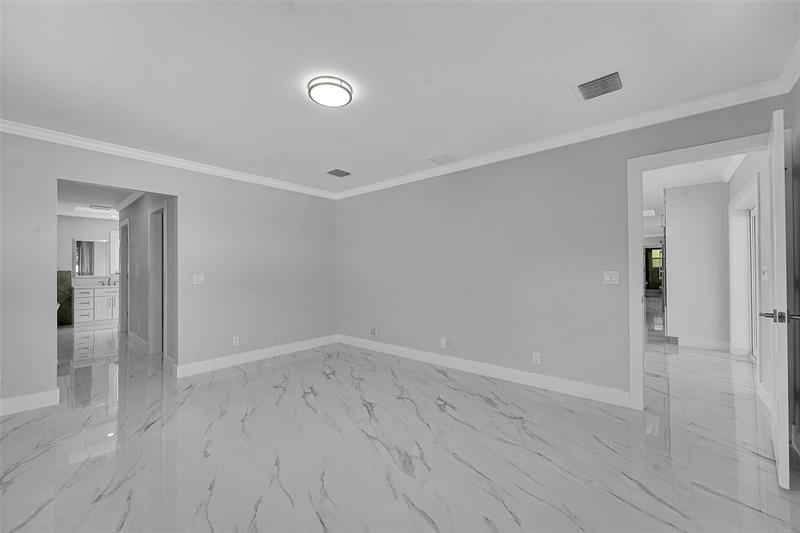 Image 15 of 61 For 1190 Dolphin Road