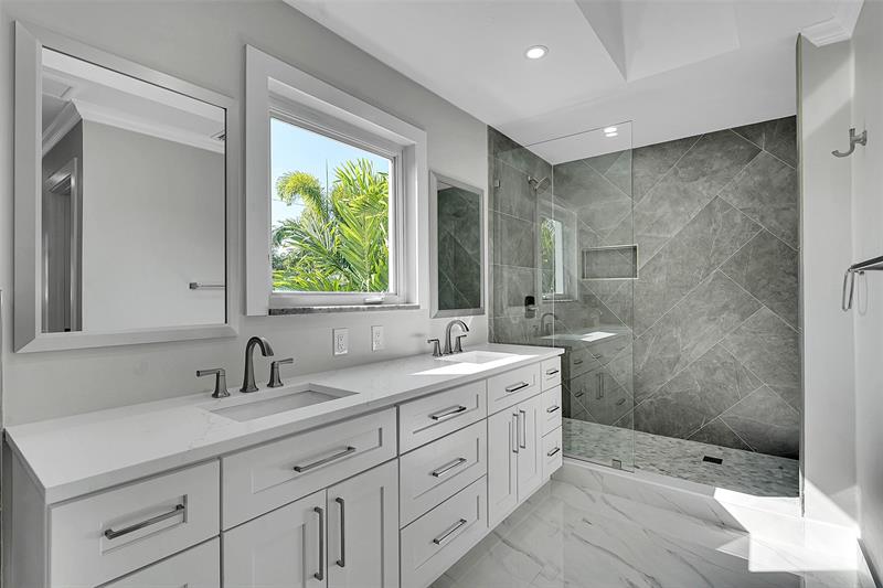 Image 17 of 61 For 1190 Dolphin Road