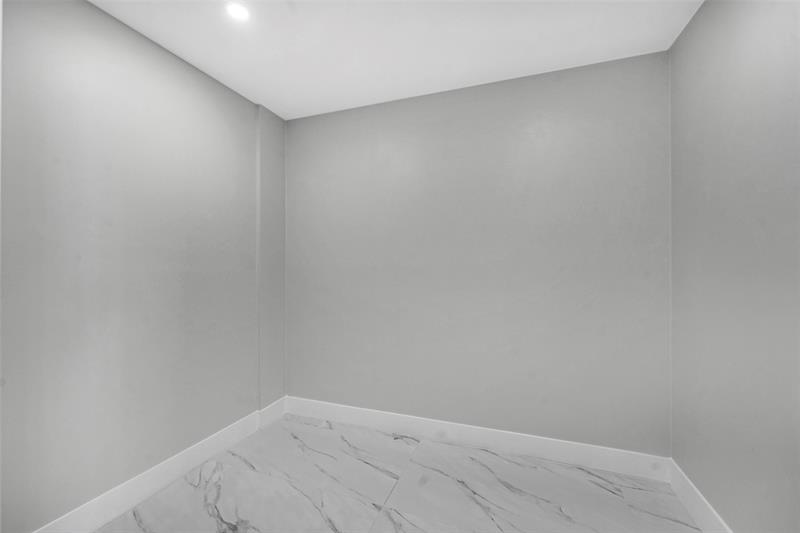 Image 19 of 61 For 1190 Dolphin Road