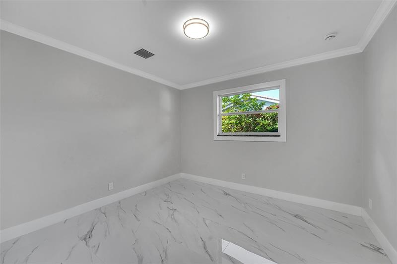 Image 20 of 61 For 1190 Dolphin Road