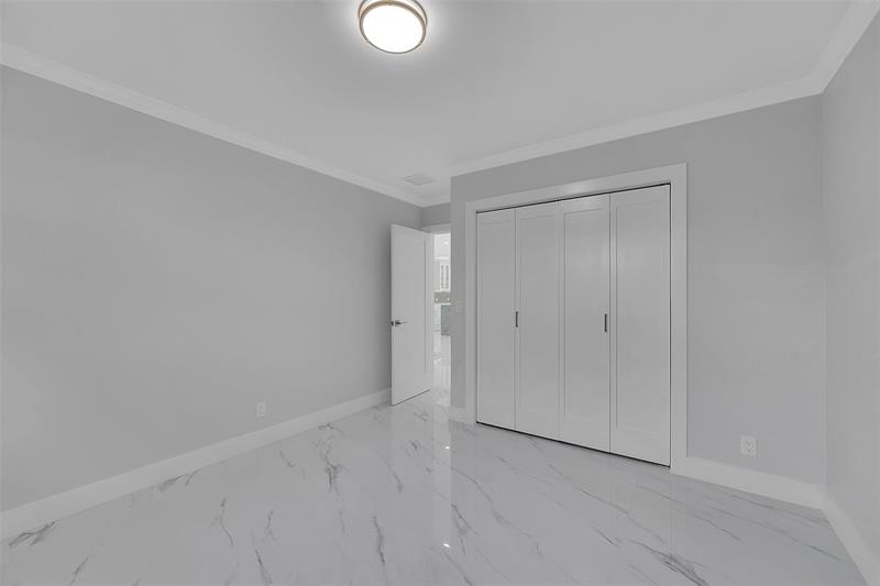 Image 21 of 61 For 1190 Dolphin Road