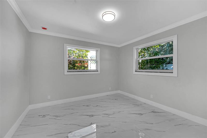 Image 24 of 61 For 1190 Dolphin Road