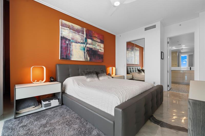 Image 14 of 48 For 347 New River Dr Ph 7