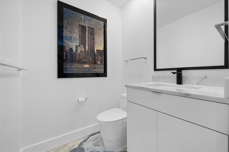 Image 24 of 48 For 347 New River Dr Ph 7