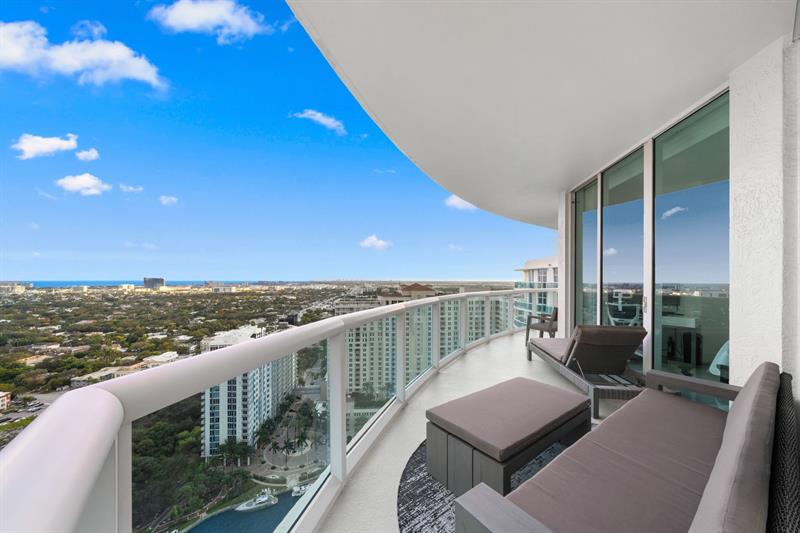 Image 25 of 48 For 347 New River Dr Ph 7